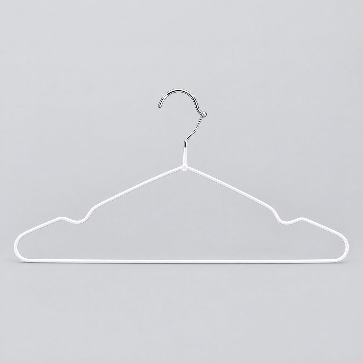 Percha de metal blanco ultrafina